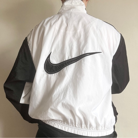 Vintage Nike Tracksuit Black/White Jacket/Pants Nylon Set Removable Sleeves M - Picture 4 of 16